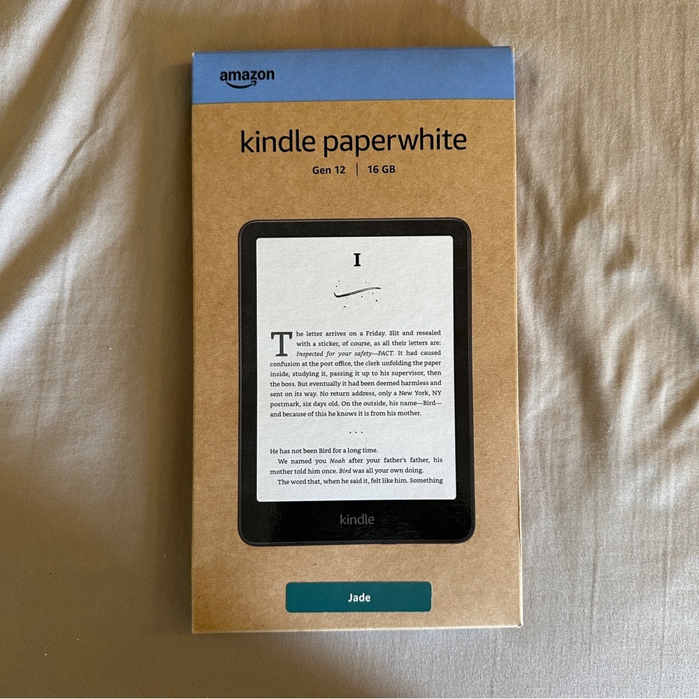 Amazon Kindle Paperwhite Gen 12 - Jade Green and Page Turner